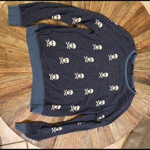 Wildflox skull and crossbones sweatshirt